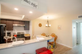 Photo #5: 6058966 Listing