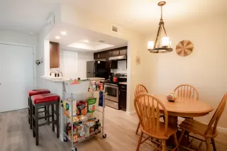 Photo #6: 6058966 Listing