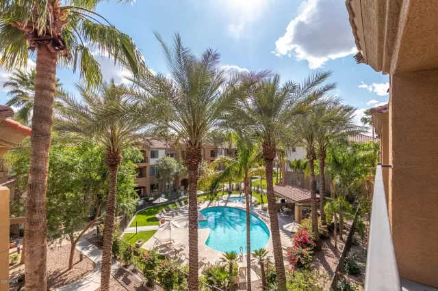 MLS: 6059128 Condo For Sale