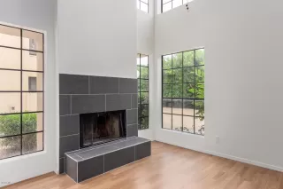 Photo #1: 6059200 Listing