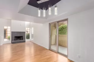 Photo #3: 6059200 Listing