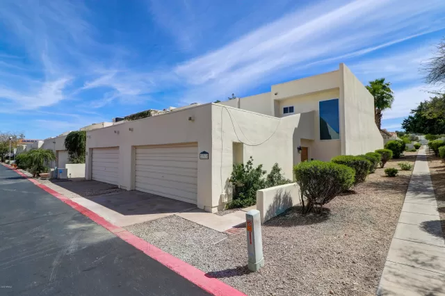 MLS: 6059422 Condo For Sale