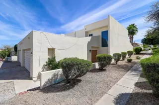 Photo #3: 6059422 Listing