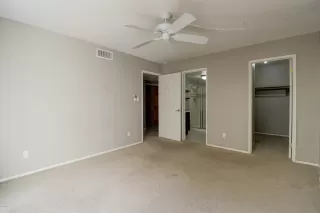 Photo #5: 6059422 Listing