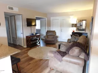 Photo #6: 6059581 Listing