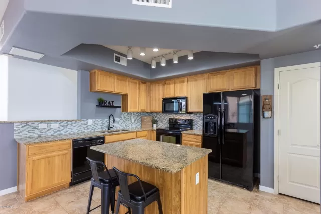 MLS: 6059618 Condo For Sale