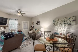 Photo #4: 6059673 Listing