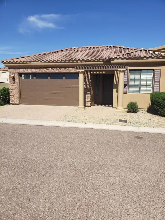 MLS: 6059910 Condo For Sale