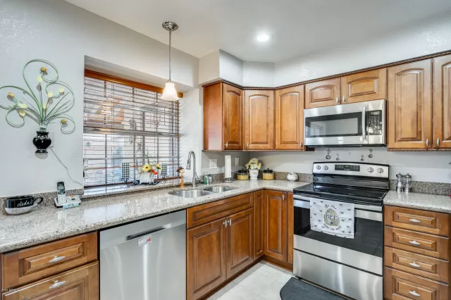 MLS: 6059977 Condo For Sale