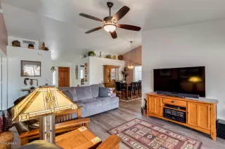 Photo #2: 6059985 Listing