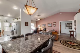 Photo #4: 6059985 Listing