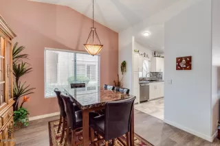 Photo #6: 6059985 Listing