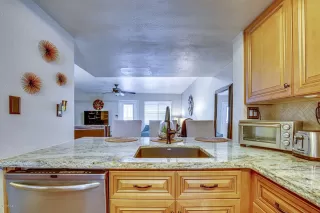 Photo #6: 6060054 Listing