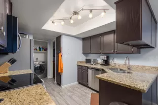 Photo #5: 6060845 Listing