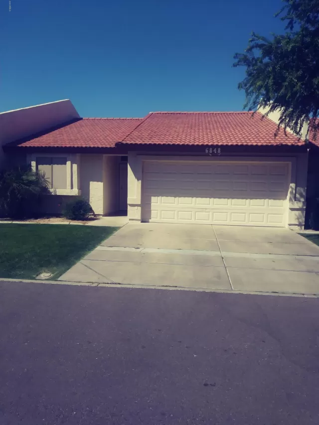 MLS: 6060990 Condo For Sale