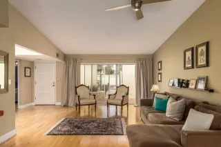 Photo #5: 6061092 Listing 