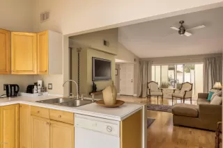 Photo #6: 6061092 Listing 