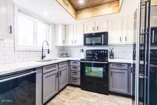 Photo #4: 6061283 Listing