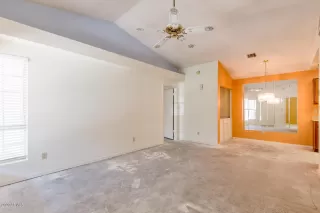 Photo #5: 6061305 Listing 