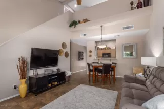 Photo #2: 6061334 Listing