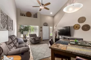 Photo #4: 6061334 Listing