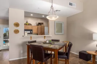 Photo #5: 6061334 Listing