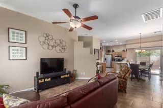 Photo #2: 6061387 Listing