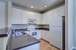 Photo #3: 6061688 Listing