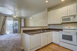 Photo #4: 6061688 Listing