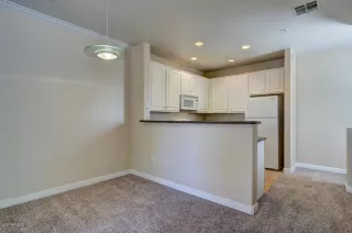 Photo #5: 6061688 Listing