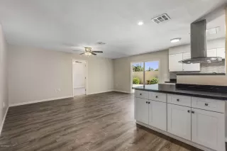 Photo #6: 6061740 Listing