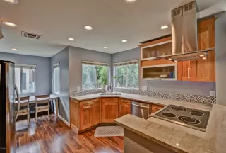 Photo #5: 6061747 Listing