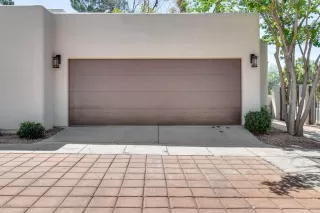 Photo #5: 6061797 Listing