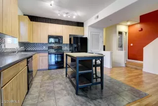 Photo #2: 6061903 Listing