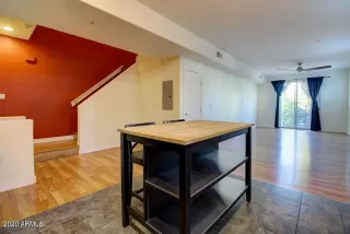 Photo #5: 6061903 Listing