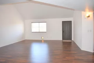 Photo #4: 6061943 Listing