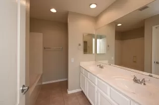 Photo #2: 6061967 Listing