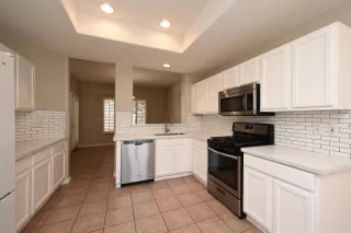 Photo #5: 6061967 Listing