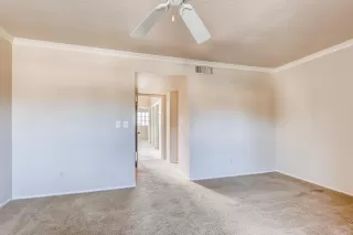 Photo #5: 6061981 Listing