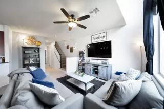 Photo #2: 6062217 Listing