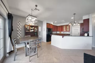 Photo #5: 6062217 Listing