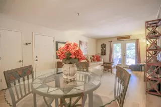 Photo #4: 6062250 Listing