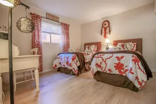 Photo #5: 6062250 Listing