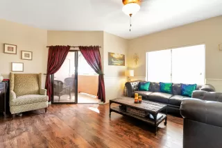 Photo #2: 6062358 Listing