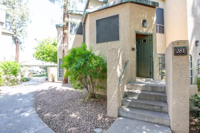 MLS: 6062578 Condo For Sale