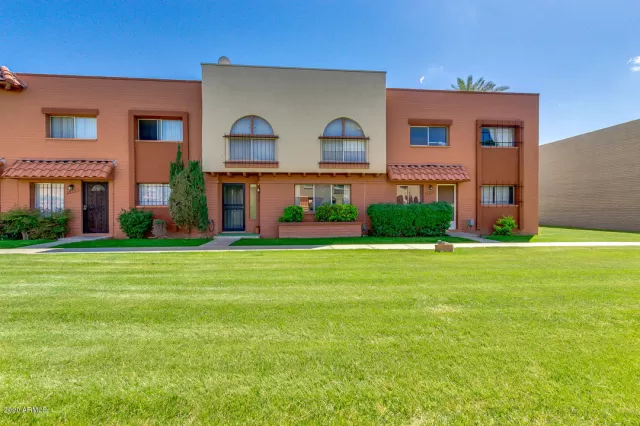 MLS: 6062850 Condo For Sale