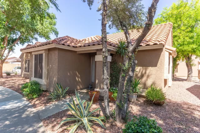 MLS: 6062864 Condo For Sale