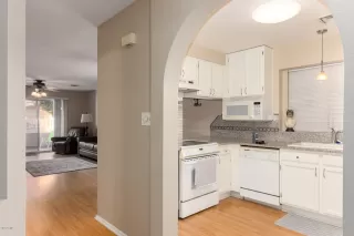 Photo #4: 6062864 Listing