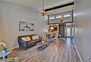 Photo #4: 6062908 Listing