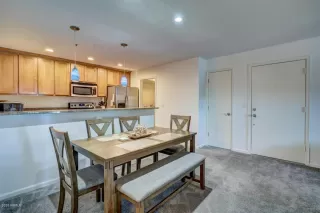 Photo #5: 6063118 Listing